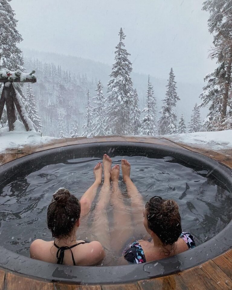 Outdoor Jacuzzi Idea